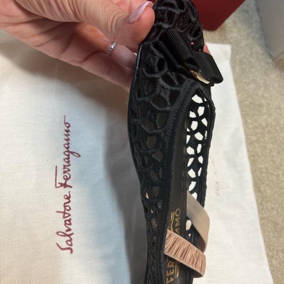 Salvatore ferragamo varina flats- sling back Us9.5 great condition barely worn - Picture 4 of 12